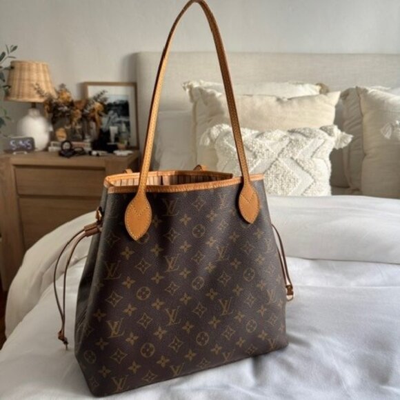 Louis Vuitton Neverfull MM (Medium) Beige Interior - Picture 4 of 13